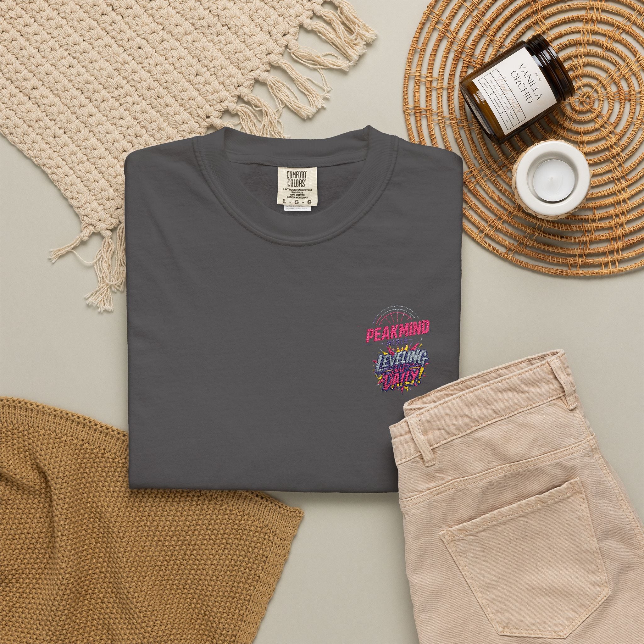 T-Shirt — 'Be Kind' Floral Pocket Graphic Tee